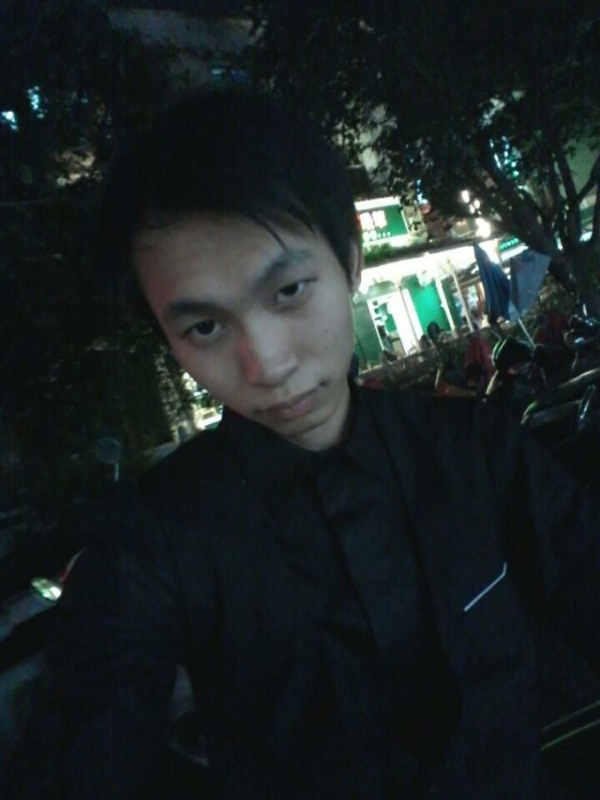 瞬间回眸的第一张照片--桂林闪婚服务中心