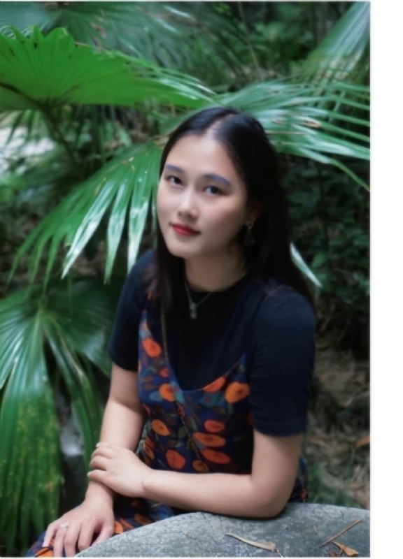 徐斯琦的第一张照片--桂林闪婚服务中心