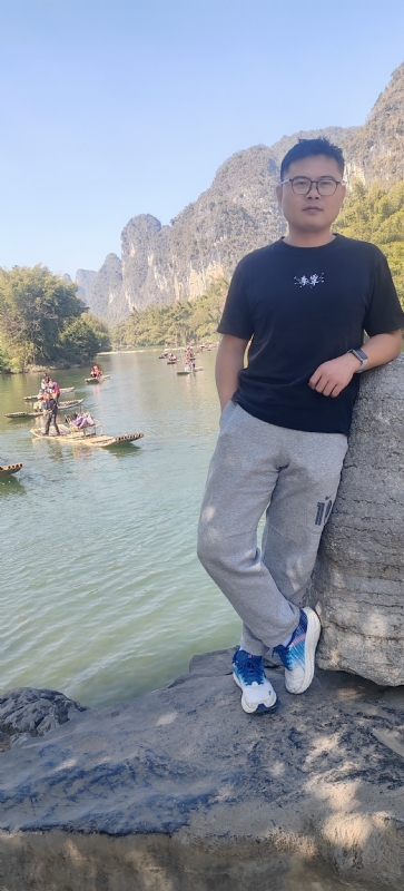 受过伤的狼的第二张照片--桂林闪婚服务中心