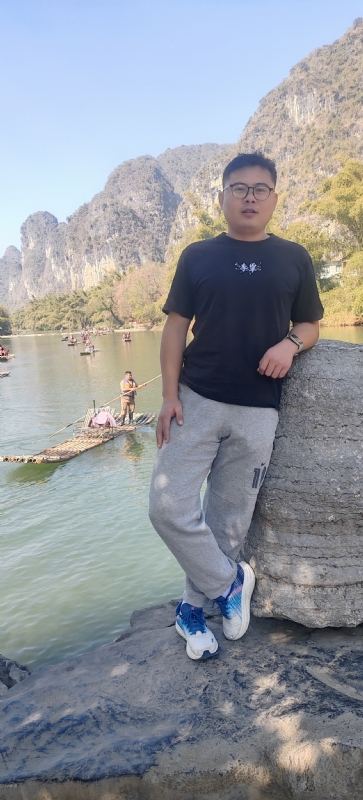受过伤的狼的第三张照片--桂林闪婚服务中心