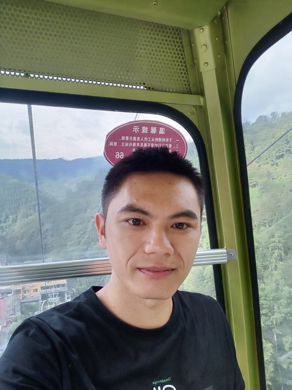 小鱼的第一张照片--桂林闪婚服务中心